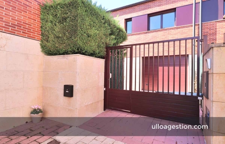 Alquiler chalet adosado urbanización Itaroa