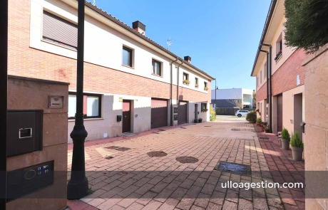 Alquiler chalet adosado urbanización Itaroa